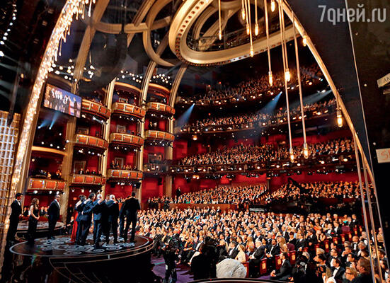 Роскошный зал кинотеатра «Dolby Theatre Hollywood», в котором проходят церемонии вручения призов Американской киноакадемии