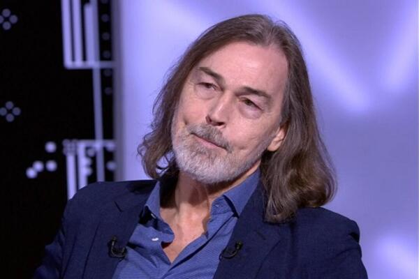 Мать внебрачного сына Никаса Сафронова обратилась в суд — ДНК-теста не избежать