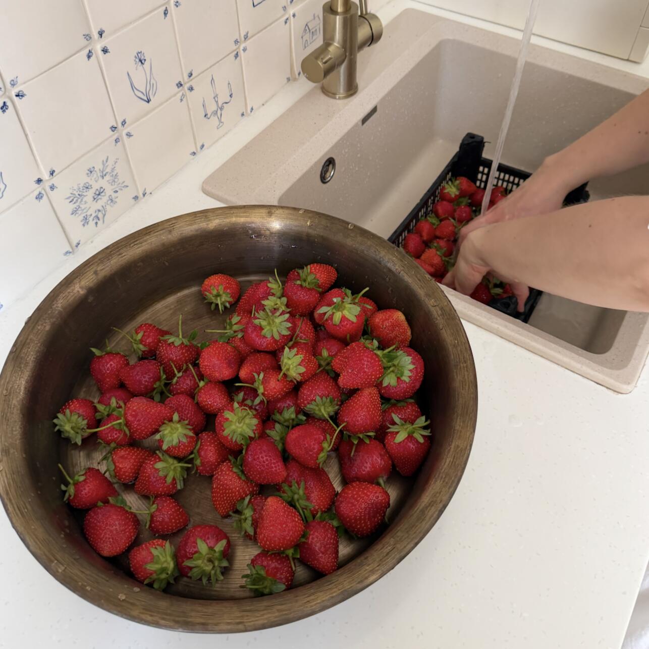 СЂРµС†РµРїС‚ РєР»СѓР±РЅРёС‡РЅРѕРіРѕ РІР°СЂРµРЅСЊСЏ, РєР»СѓР±РЅРёС‡РЅРѕРµ РІР°СЂРµРЅСЊРµ СЃ С†РµР»С‹РјРё СЏРіРѕРґР°РјРё, РєР°Рє СЃРІР°СЂРёС‚СЊ РІР°СЂРµРЅСЊРµ РёР· РєР»СѓР±РЅРёРєРё, Р±Р»РµСЃС‚СЏС‰РёР№ СЃРёСЂРѕРї РІР°СЂРµРЅСЊРµ, РІР°СЂРµРЅСЊРµ РЅР° Р·РёРјСѓ РєР»СѓР±РЅРёРєР°, Р»РёРјРѕРЅРЅР°СЏ РєРёСЃР»РѕС‚Р° РІ РІР°СЂРµРЅСЊРµ, СЃС‚РµСЂРёР»РёР·Р°С†РёСЏ Р±Р°РЅРѕРє РґСѓС…РѕРІРєР°, СЃРѕРІРµС‚С‹ РєРѕРЅРґРёС‚РµСЂР° РІР°СЂРµРЅСЊРµ, РєР»СѓР±РЅРёРєР° СЃ СЃР°С…Р°СЂРѕРј Р·Р°РіРѕС‚РѕРІРєР°, РІР°СЂРµРЅСЊРµ Р±РµР· СЂР°Р·РІР°СЂРёРІР°РЅРёСЏ СЏРіРѕРґ