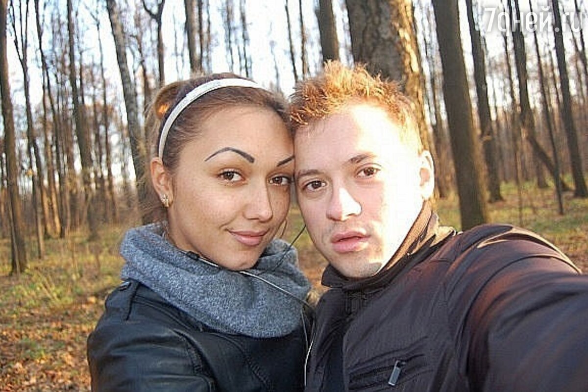 Көркем фильмдерден эротикалық кадрлар Видео брюнетка бар брюнетки оның киска трахаются