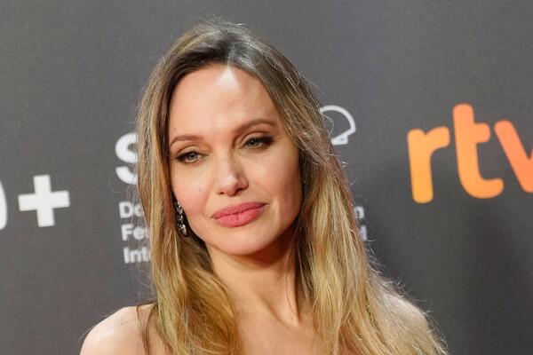 Решила наказать Брэда Питта: Анджелина Джоли возбудила новый судебный иск против экс-супруга