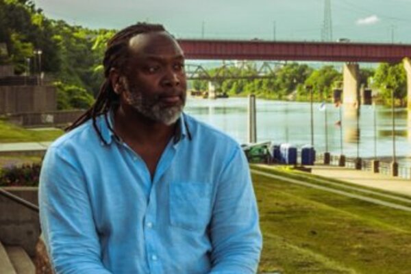 Разыгрываем билеты на стендап-концерт Рейджинальда Хантера