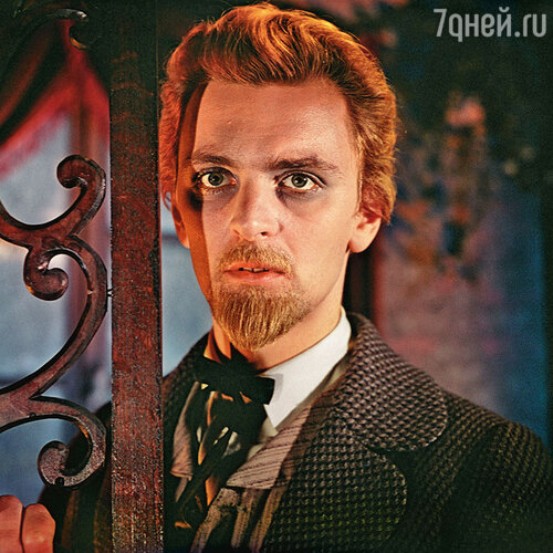 Однажды Юрий Васильевич увидел, как получив от родителя оплеуху, маленький сын посмотрел на того глазами, полными слез и укора. Актер запомнил этот взгляд и уговорил режиссера фильма «Идиот» переснять одну из его сцен