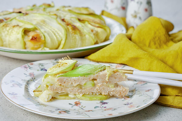 Александр Белькович: запеканка-пирог с кабачком и курицей