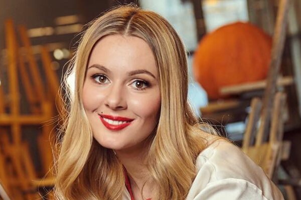 Честное фото: Мария Кожевникова показала лицо без макияжа