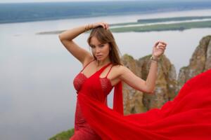 «Закопавшую» мужа Полину Диброву ждет великая слава