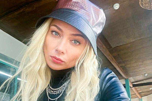 &laquo;С кино не получилось и певица я так себе&raquo;: Самбурская устроилась на новую работу