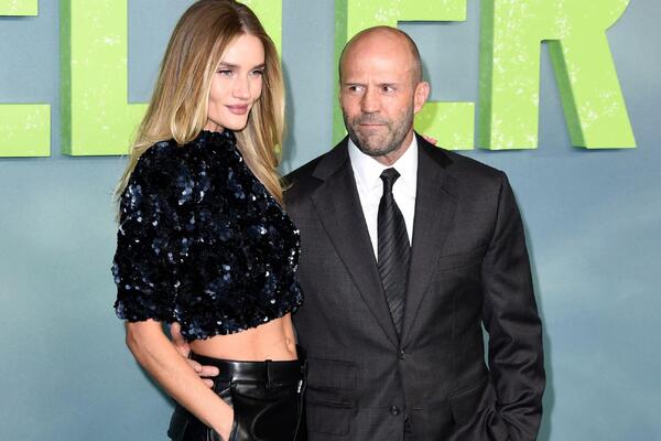 Неожиданно: скрытная Роузи Хантингтон-Уайтли решилась вдруг рассказать о своей семейной жизни