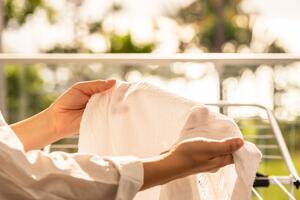 Эксперт рассказал, как правильно применять соль, соду и лимонную кислоту против пятен