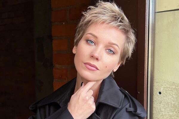 Асмус показала, где ютится после свадьбы Харламова — Ковальчук выставила из дома