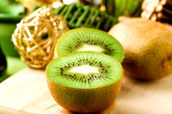 Что приготовить из киви: советы и 3 рецепта вкусных и необычных блюд