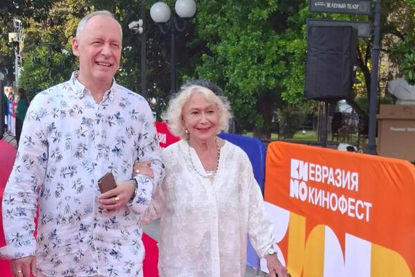 Слезы радости: Светлана Немоляева трогательно поблагодарила за награду