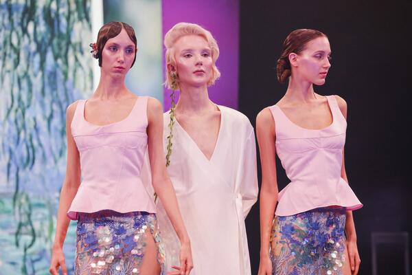  :      MONE IMPRESSION