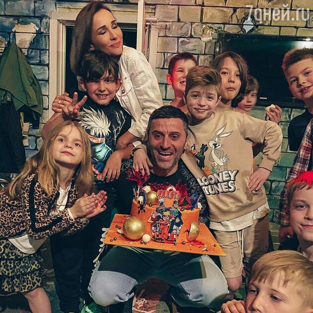 Фото с праздника сына Анфисы Чеховой