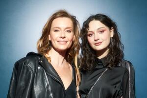 Спрятавшая талию дочка Толкалиной отреагировала на слухи о беременности