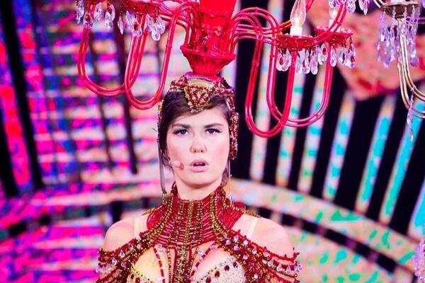 «Это за гранью!» Муцениеце досталось за попытку заменить Варнаву в эротическом шоу