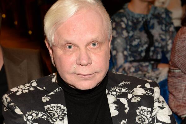 «Заключил со мной договор»: директор Моисеева заговорил о присвоении квартиры певца