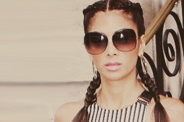 Образ дня: Николь Шерзингер в полосатом платье