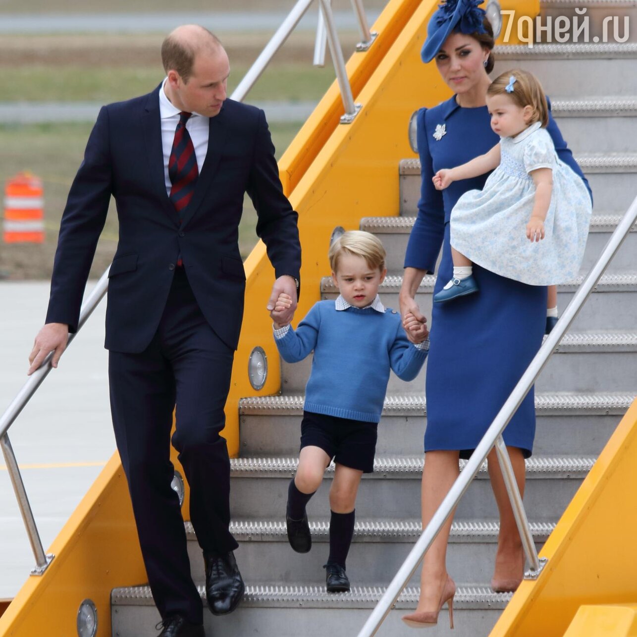 Принц Уильям с герцогиней Кембриджской и детьми: принцем Джорджем и принцессой Шарлоттой