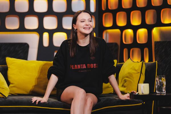 «Русский артист ничего не боится»: Юлия Хлынина рассказала, на какие перемены во внешности готова ради ролей