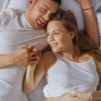 Планируем ребенка: поза для зачатия и другие секс-мифы, в которые верят пары 