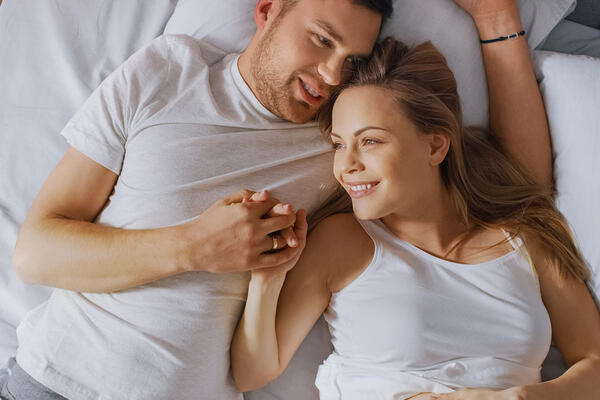 Планируем ребенка: поза для зачатия и другие секс-мифы, в которые верят пары 