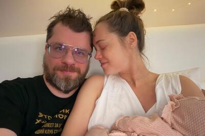 Очки на животе и чашка кофе: родившая Катерина Ковальчук показала смешное фото времен беременности