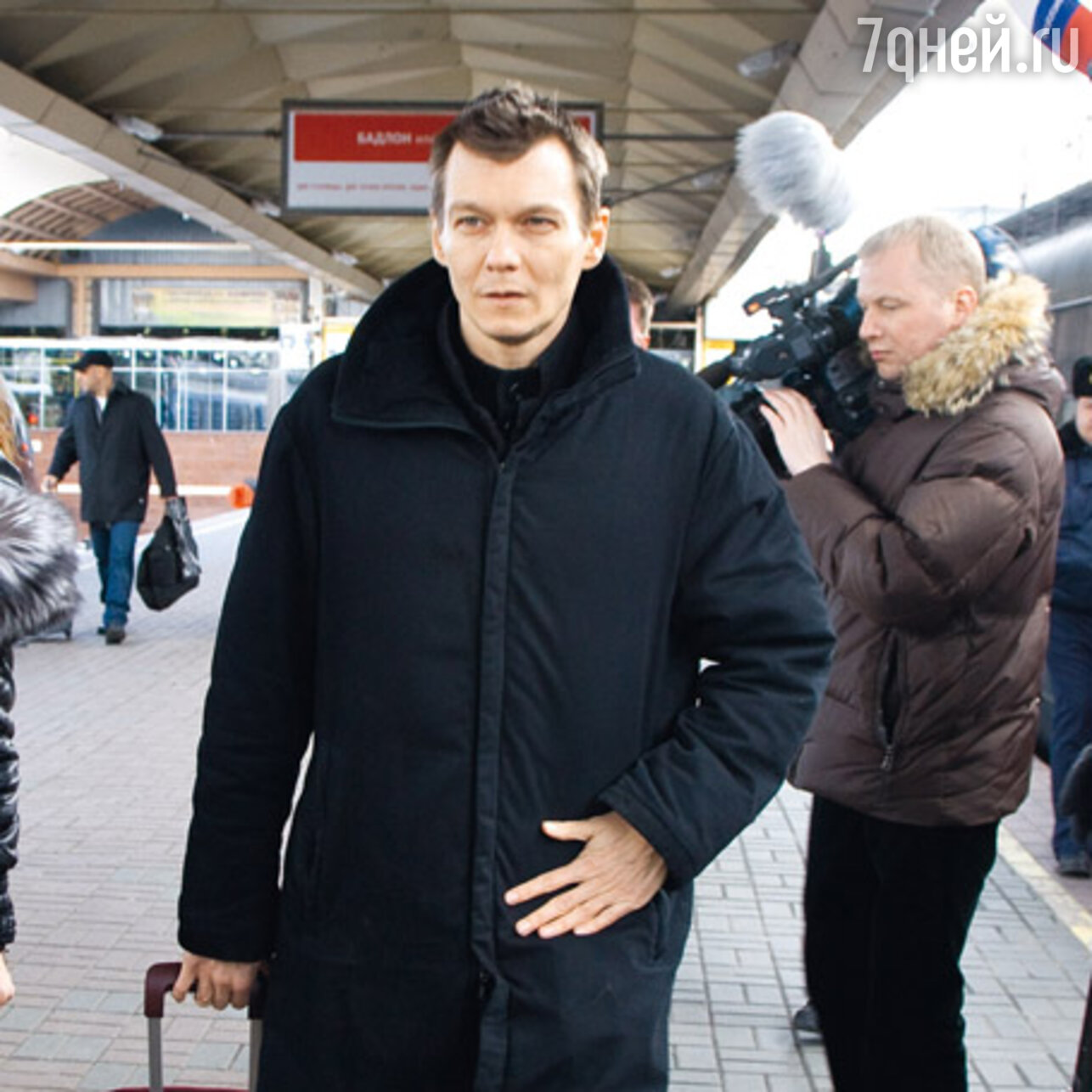 Филипп уезжает на съемки в Северную столицу с Ленинградского вокзала 