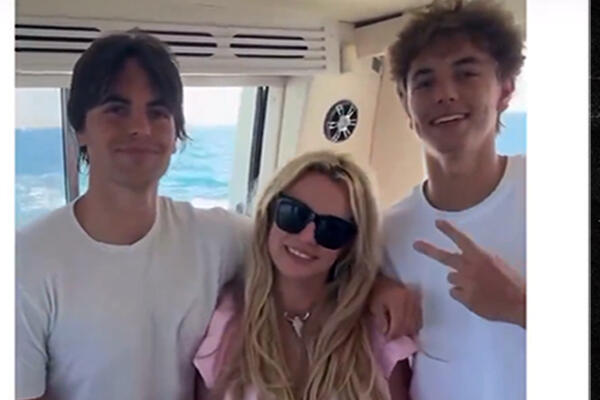 Отрекся от отца: сын Бритни Спирс поменял фамилию