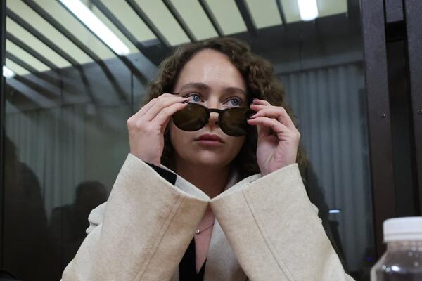 Юрист оценил шансы осужденной на 3 года Аглаи Тарасовой тайно покинуть Россию