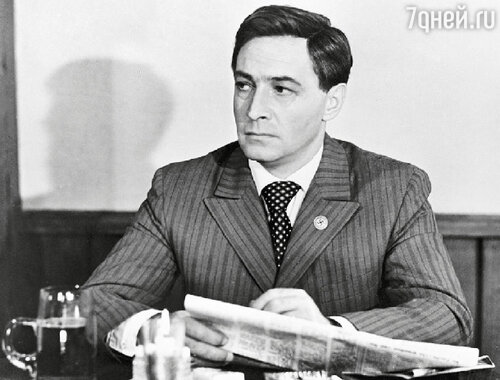 Исаев — Штирлиц в исполнении Вячеслава Тихонова...
