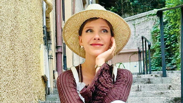 Елизавета Арзамасова показала живот на фоне слухов о третьей беременности