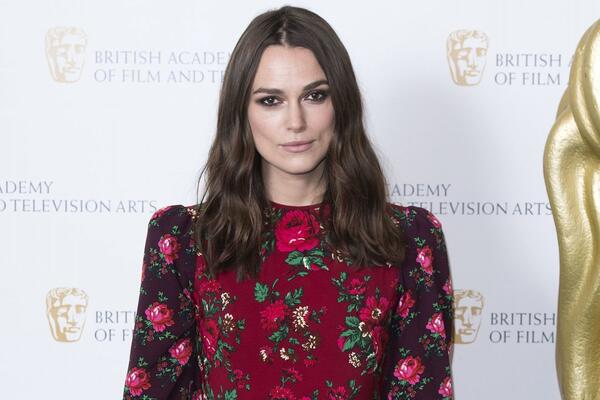 Образ дня: Кира Найтли в необычном платье