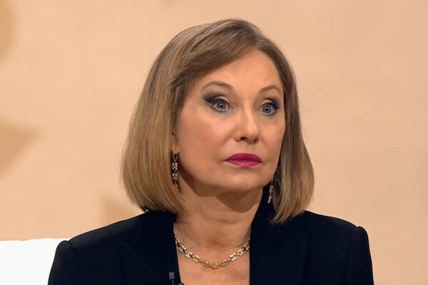 Рядом только муж: Луппиан закрылась дома из-за болезни