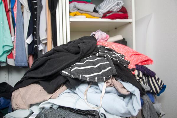Избавьтесь от поглотителей жизненного пространства: 10 вещей, которые нужно выбросить 