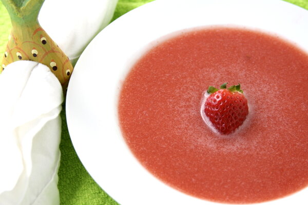 Клубничный суп: рецепт от шеф-повара Мишеля Ломбарди
