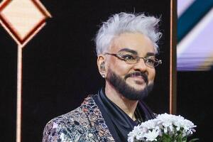Киркоров показал на себе розовый бриллиант размером с перепелиное яйцо