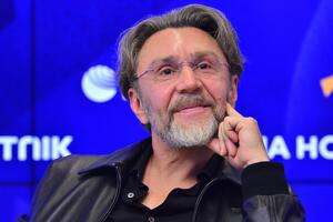 Дочь уральского миллиардера вернулась к Шнурову — публично проявили чувства