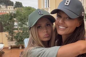 13-летняя дочь поставила Бони ультиматум после отъезда к отцу: «Допрыгались, доигрались»