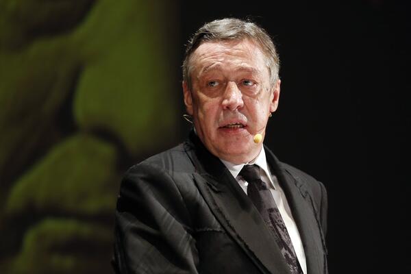 Необходимо лечение: почему премьеру спектакля с Ефремовым отложили