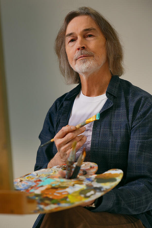 Никас Сафронов: «Ради дружбы между странами я посадил за один стол медведя и слона»