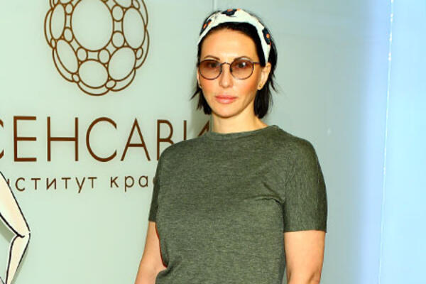 Образ дня: Алика Смехова в Alexandra Vanushina