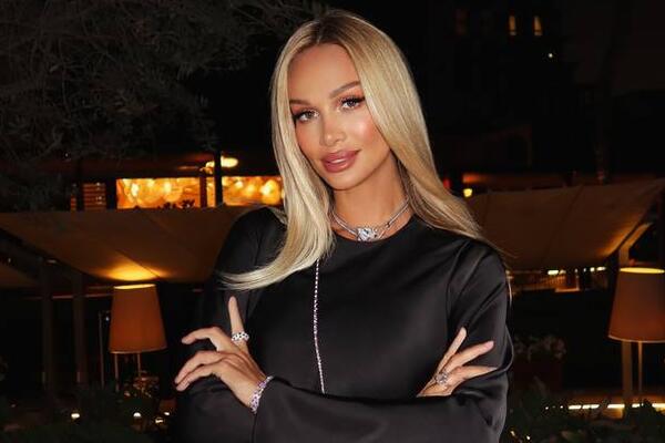 Виктория Лопырева вернула загулявшего мужа в семью — снова вместе