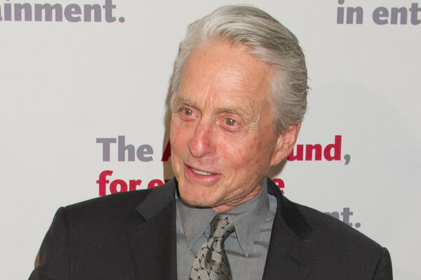 Победивший рак Майкл Дуглас порадовал фанатов