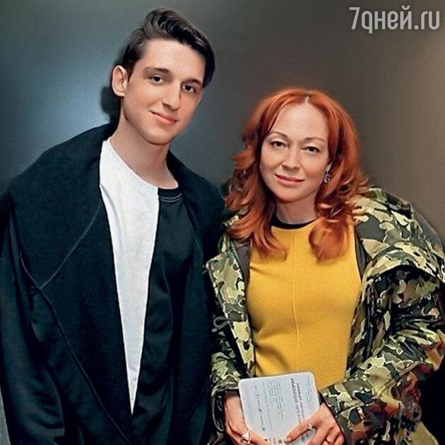 Виктория Тарасова с сыном