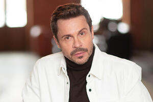 15-летняя дочка Деревянко вышла в свет с бойфрендом: «Жду колечко!»