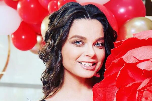 Королева назло всем показала идиллию с любимым