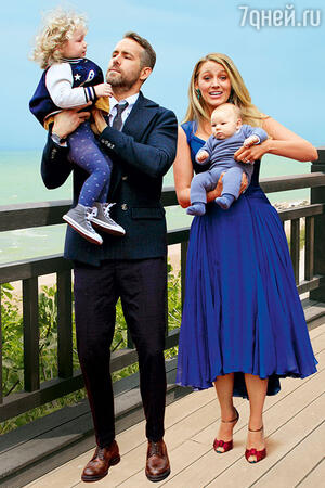 Блэйк Лайвли с мужем Райаном Рейнолдсом и детьми — Джеймс и Инес