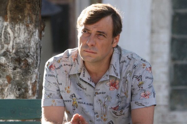 Евгений Цыганов побрился налысо!