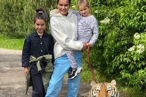 «Экология улучшилась!» Ксения Бородина на прогулке встретила тигра